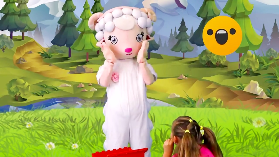 اسباب بازی ها و خانواده مهربان - ساشا و مامان در مزرعه گوسفندها